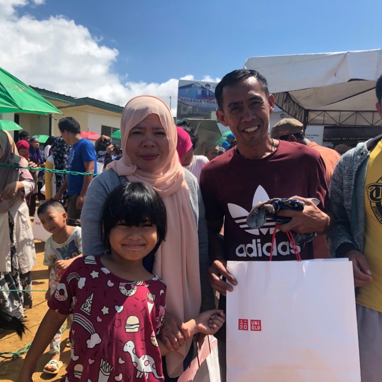 UNHCR and UNIQLO return to Marawi for World Humanitarian Day